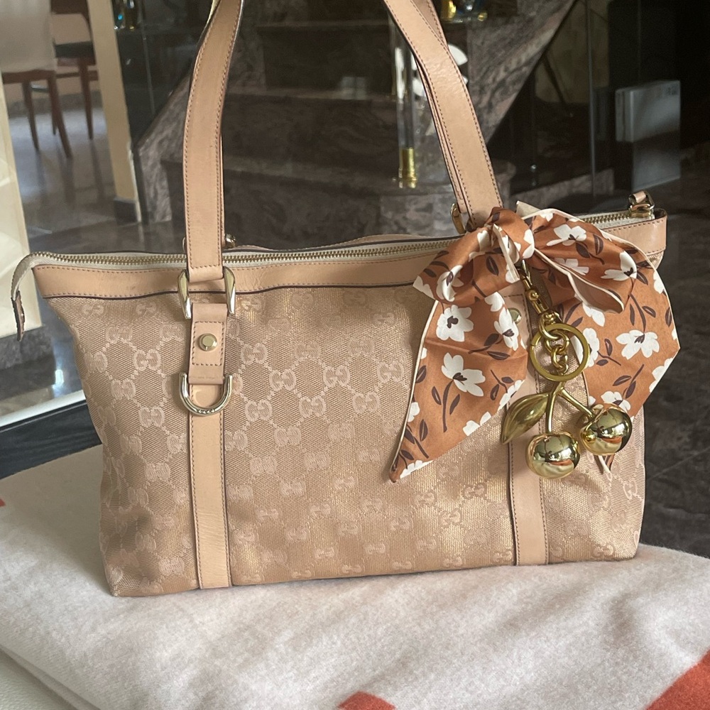 Gucci Tan Tote with Brown Floral Scarf EUC